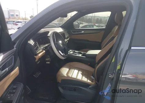 2024 Volkswagen Atlas Cross Sport 2.0T Sel R-Line z USA, uszkodzony, nr VIN 1V2AE2CA4RC210343